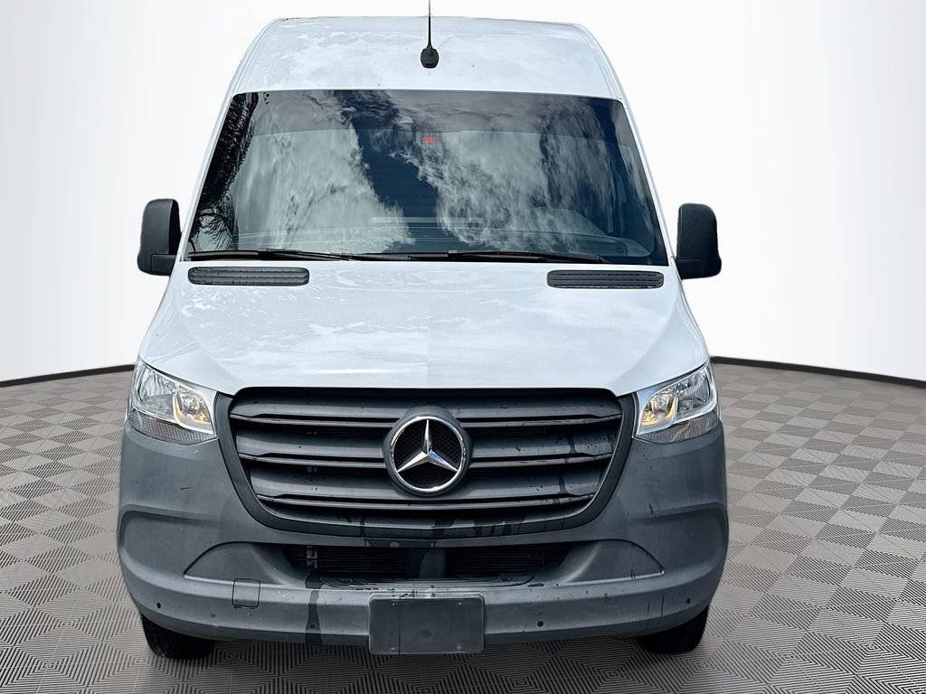Used 2024 Mercedes-Benz Sprinter 2500 image 2