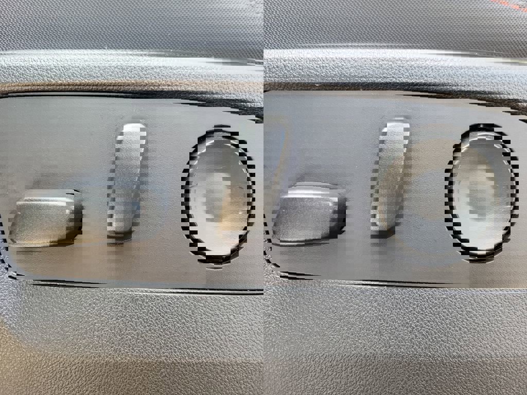 Used 2024 Chevrolet Colorado Z71 w/ Z71 Convenience Package 2 image 19