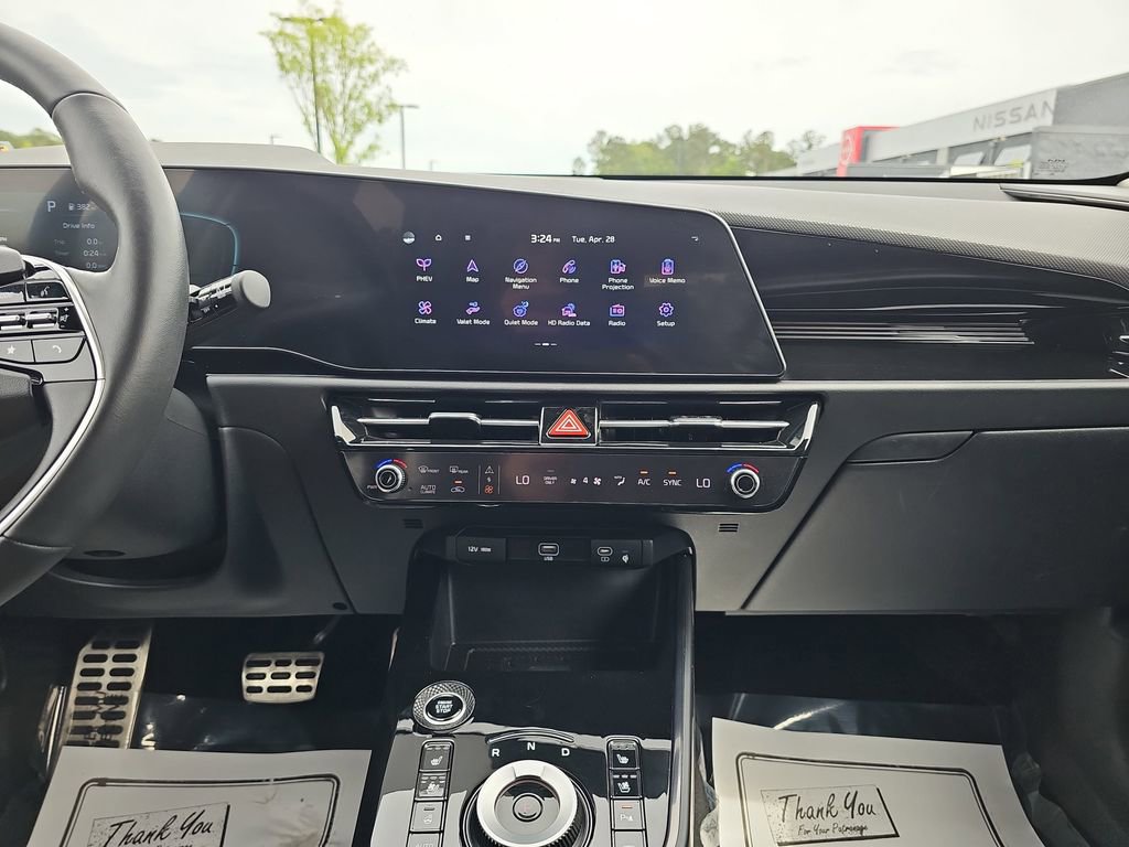 Used 2023 Kia Niro SX Touring FWD image 24