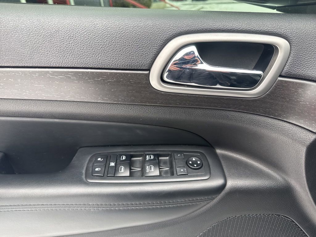Used 2018 Jeep Grand Cherokee Altitude image 25