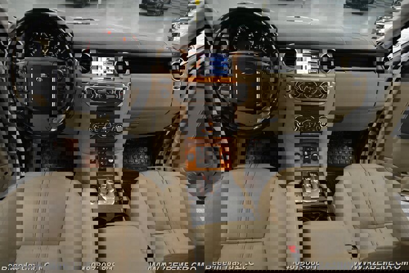 Used 2015 Land Rover LR4 HSE image 16