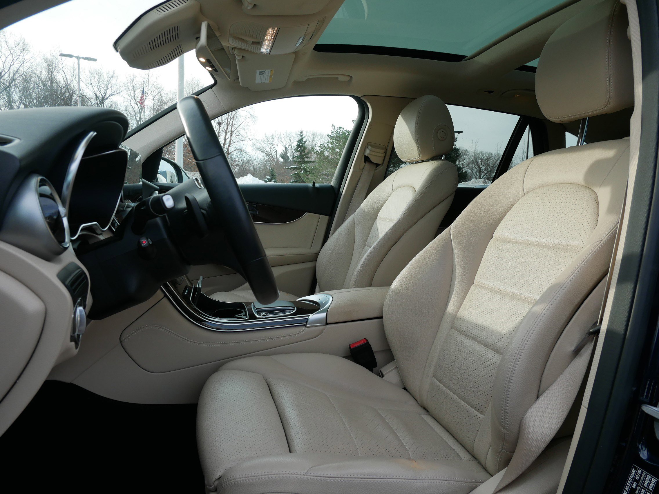 Used 2020 Mercedes-Benz GLC 300 4MATIC image 14