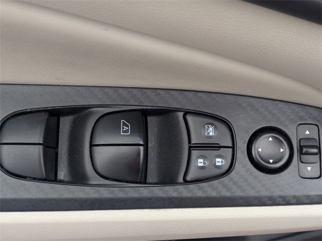 Used 2025 Nissan Altima 2.5 SV image 12