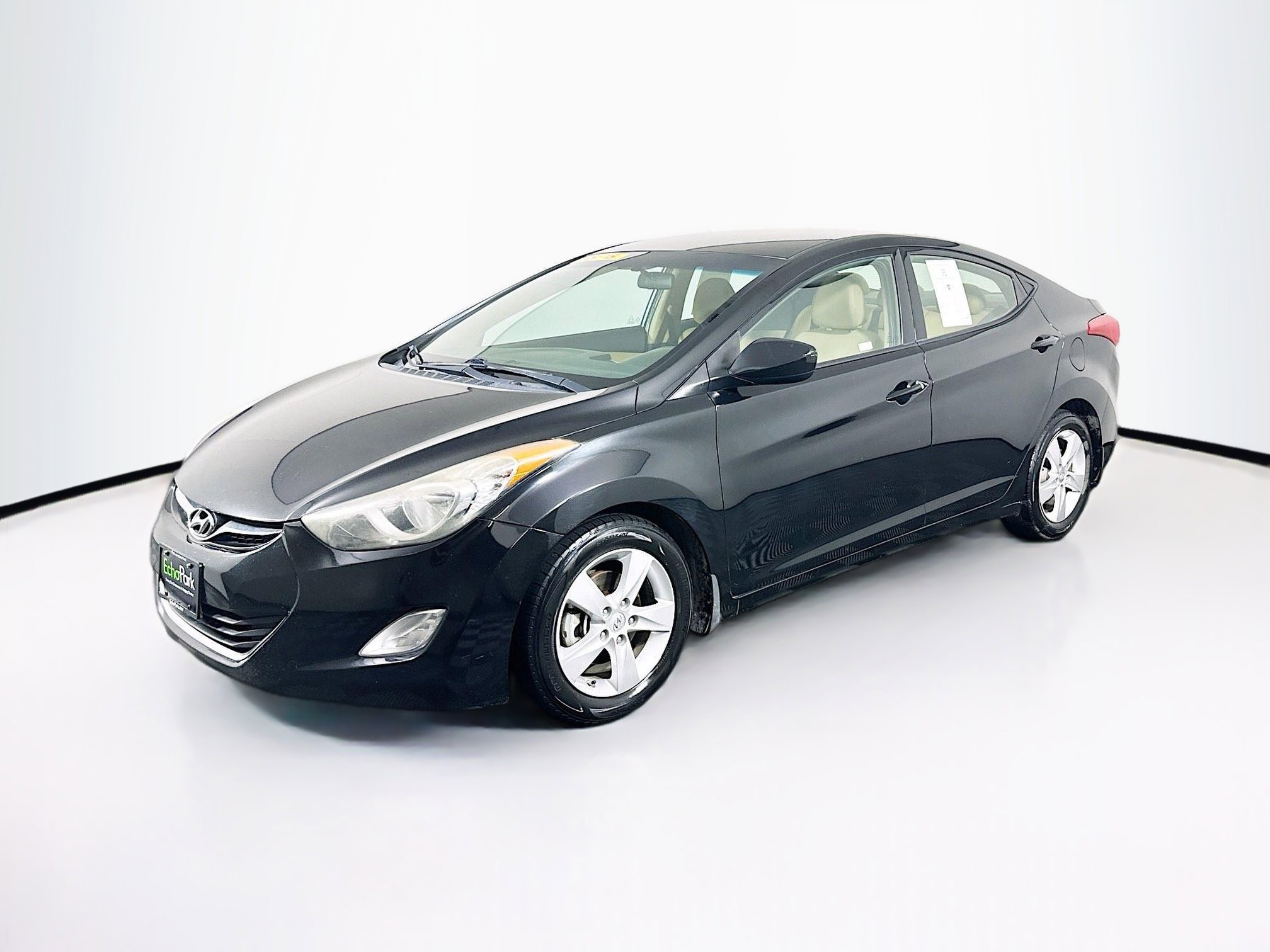 Used 2013 Hyundai Elantra GLS w/ Preferred Pkg image 3