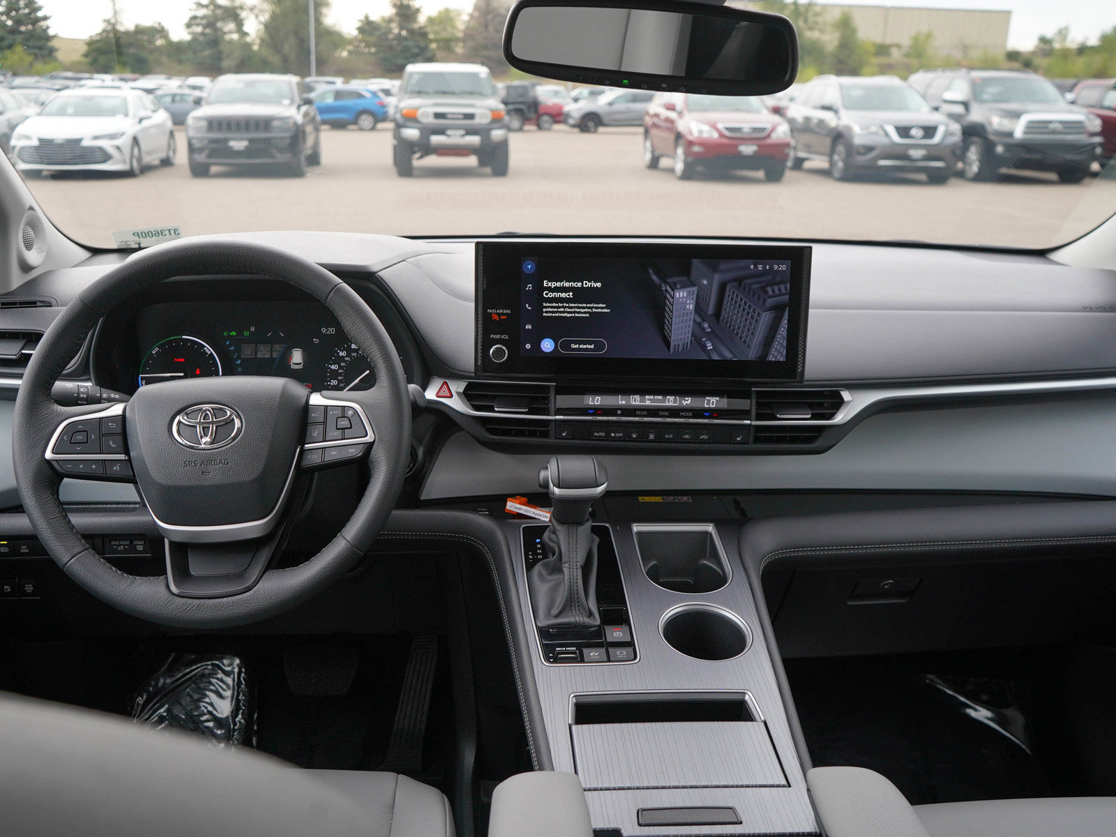 Used 2025 Toyota Sienna XLE w/ XLE Plus Package AWD/4WD image 18