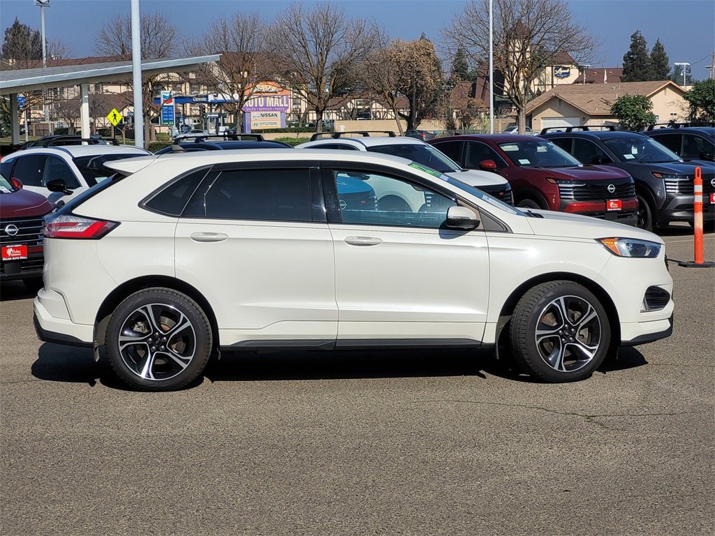 Used 2022 Ford Edge ST image 4