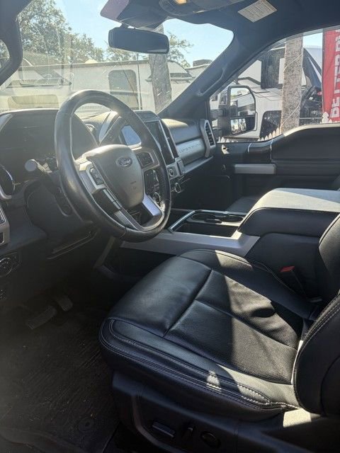 Used 2022 Ford F350 Lariat w/ Lariat Ultimate Package image 3