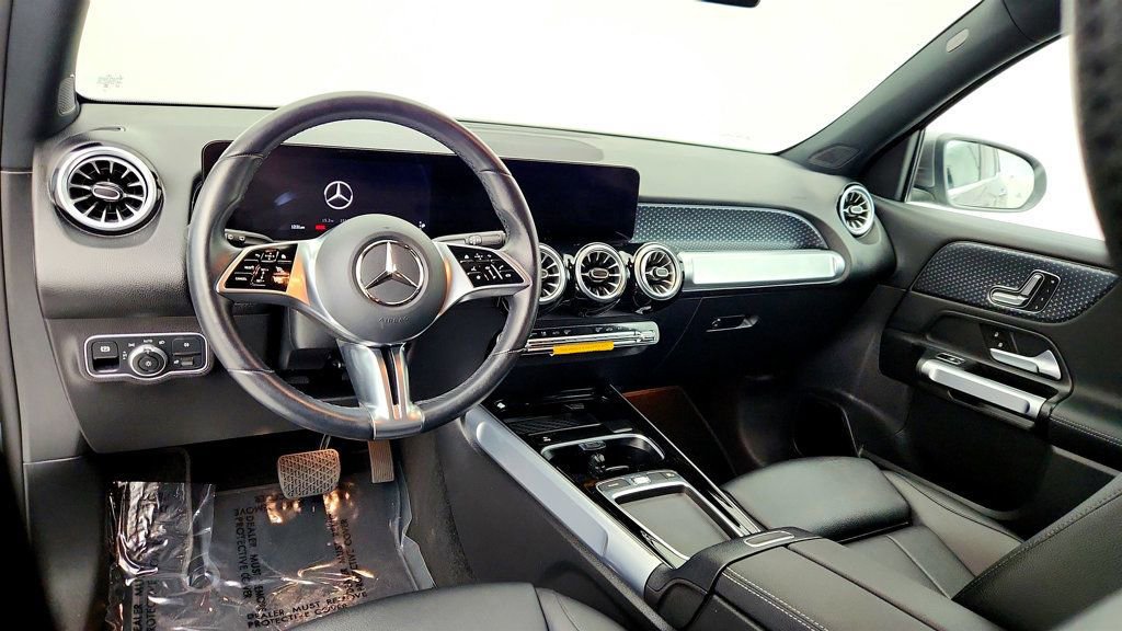 Used 2024 Mercedes-Benz EQB 250+ image 11