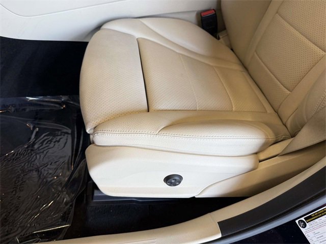 Used 2021 Mercedes-Benz GLC 300 4MATIC image 3