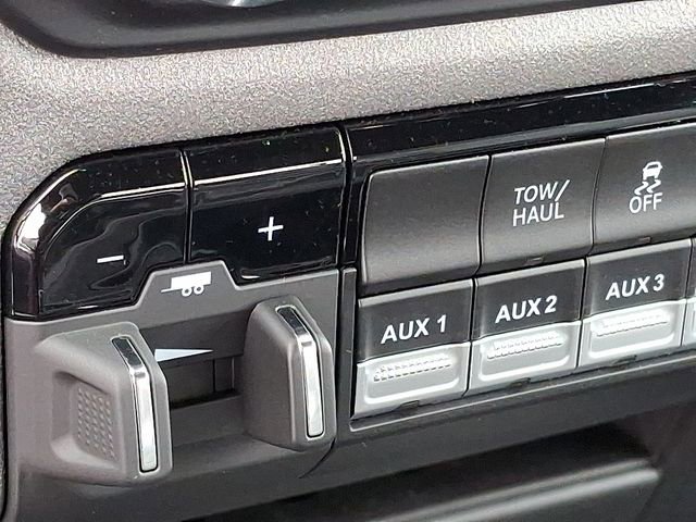 Used 2024 RAM 2500 Tradesman w/ Chrome Appearance Group image 19