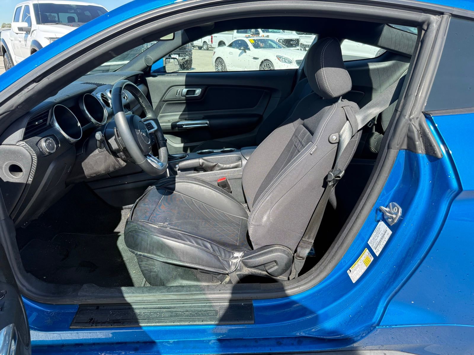 Used 2020 Ford Mustang EcoBoost image 5