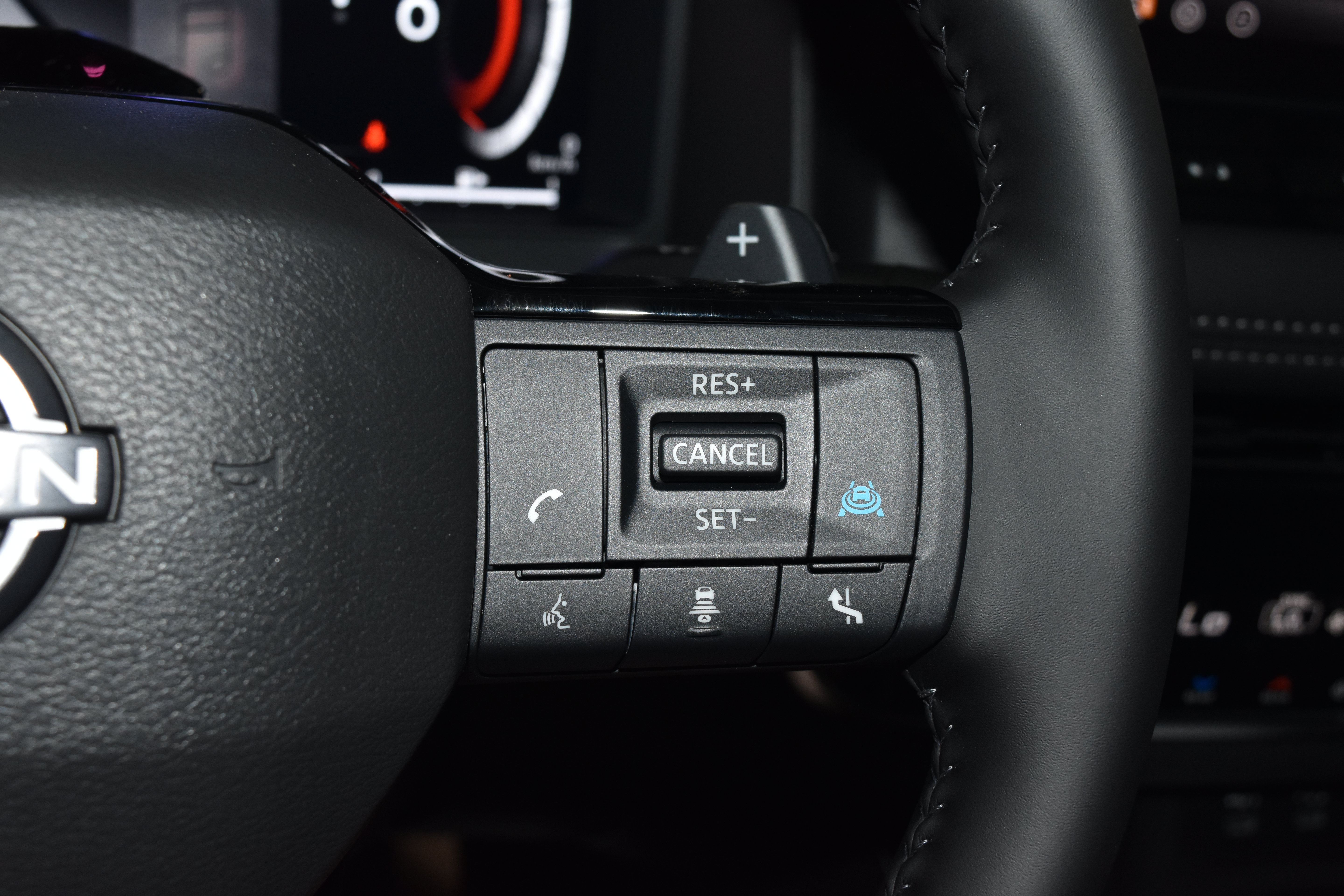 New 2026 Nissan Rogue Platinum w/ Tech Package AWD/4WD image 8