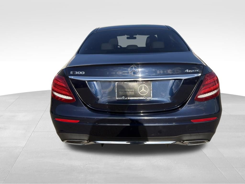Used 2017 Mercedes-Benz E 300 4MATIC image 4