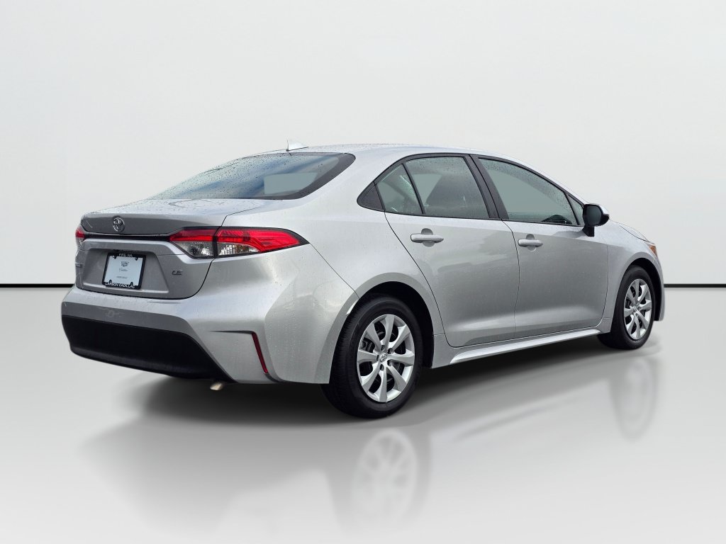 Used 2025 Toyota Corolla LE FWD image 6