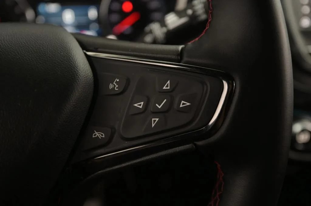 Used 2023 Chevrolet Equinox RS AWD/4WD image 23