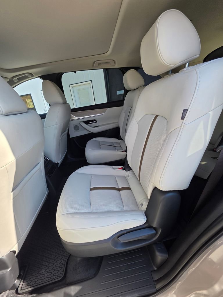 New 2025 MAZDA CX-90 Plug-In Hybrid w/ Premium Plus image 9