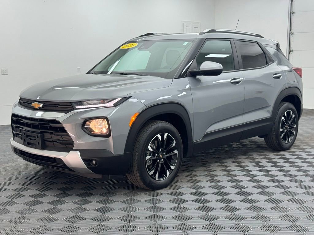 Used 2023 Chevrolet TrailBlazer LT w/ Convenience Package FWD image 2