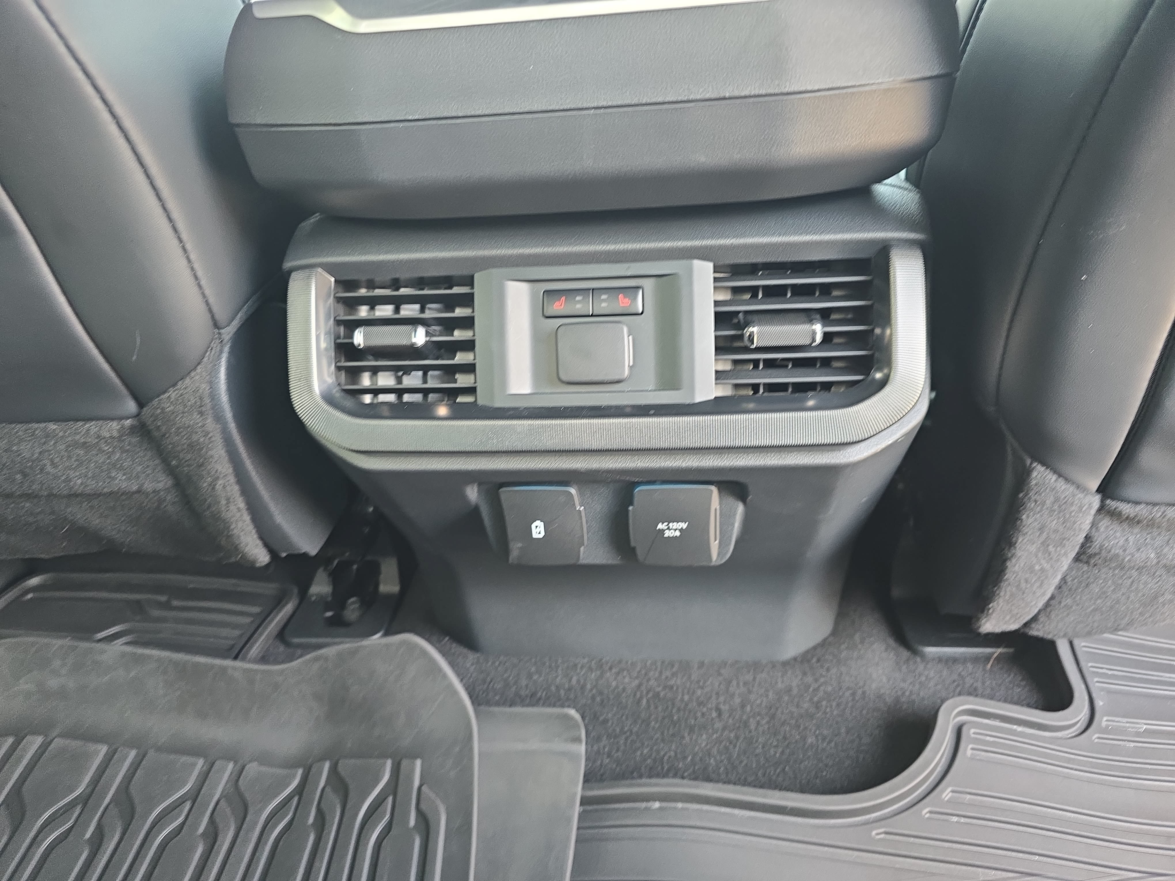 Used 2025 Ford F150 Platinum w/ FX4 Off-Road Package AWD/4WD image 13