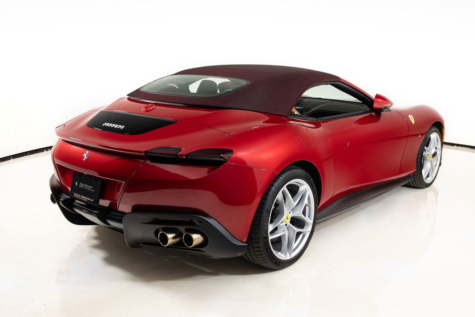 Certified 2025 Ferrari Roma Spider RWD image 27