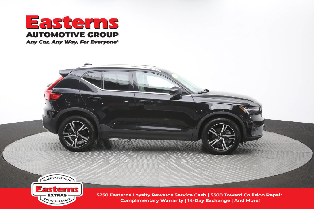 Used 2023 Volvo XC40 B5 Plus AWD/4WD image 47