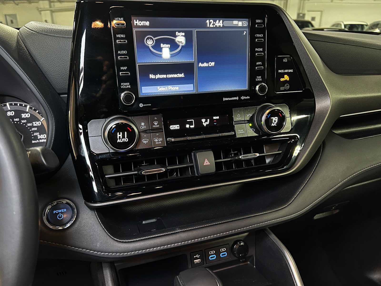 Used 2022 Toyota Highlander LE image 35