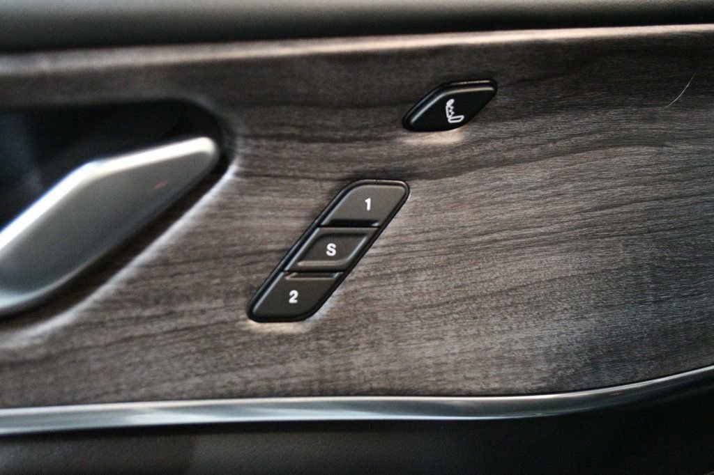 Used 2021 Jeep Grand Cherokee L Overland w/ Luxury Tech Group IV image 70