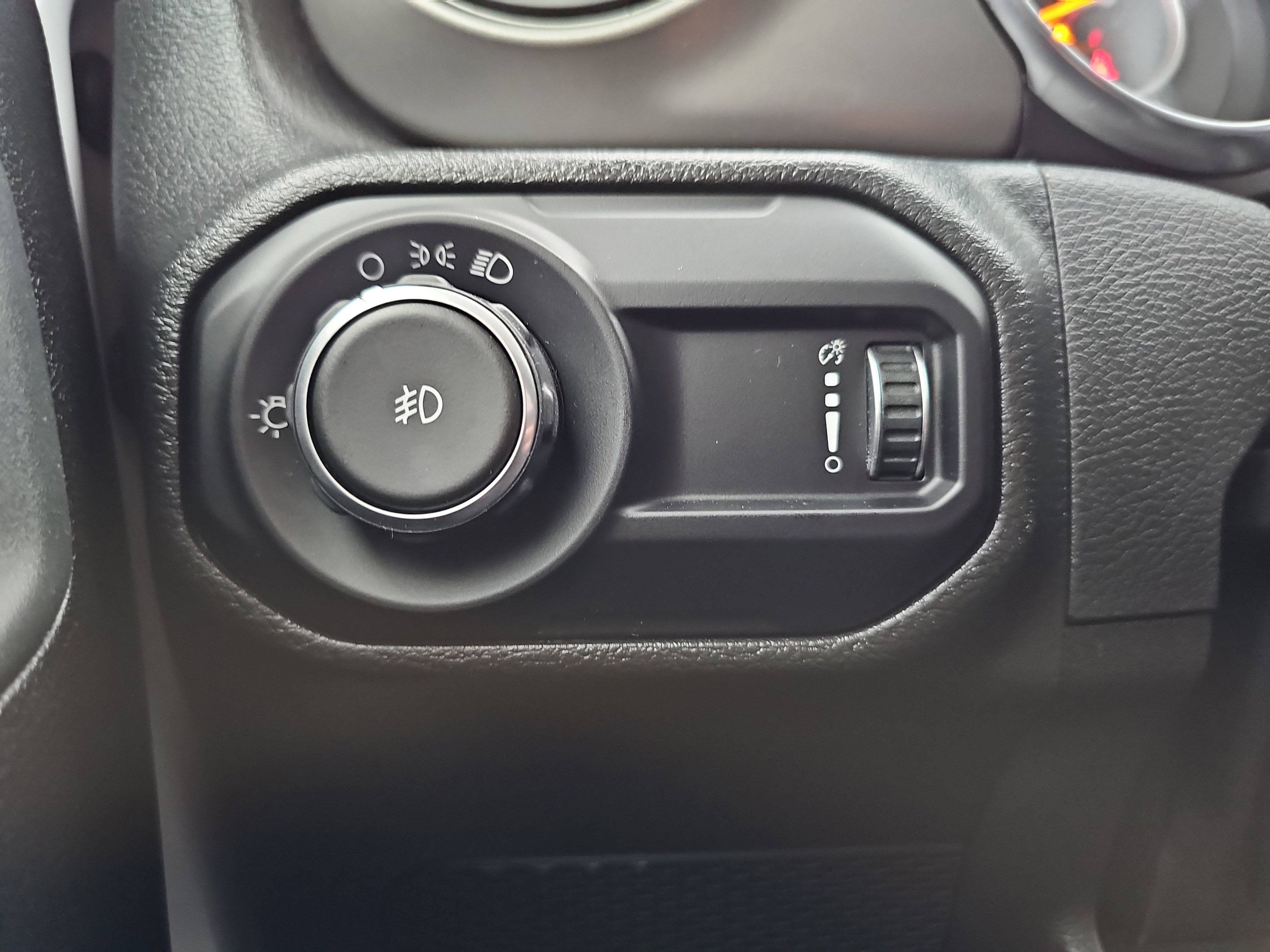 Used 2023 Jeep Wrangler Unlimited Sport AWD/4WD image 25