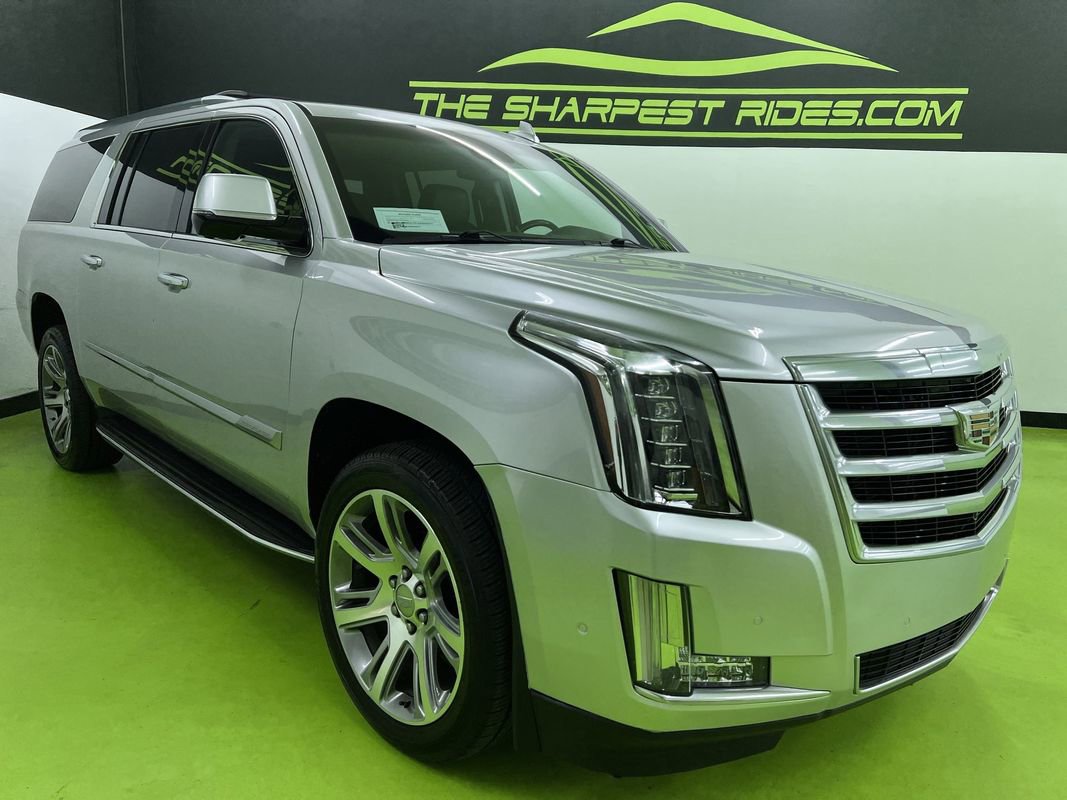 Used 2017 Cadillac Escalade ESV Luxury AWD/4WD image 2