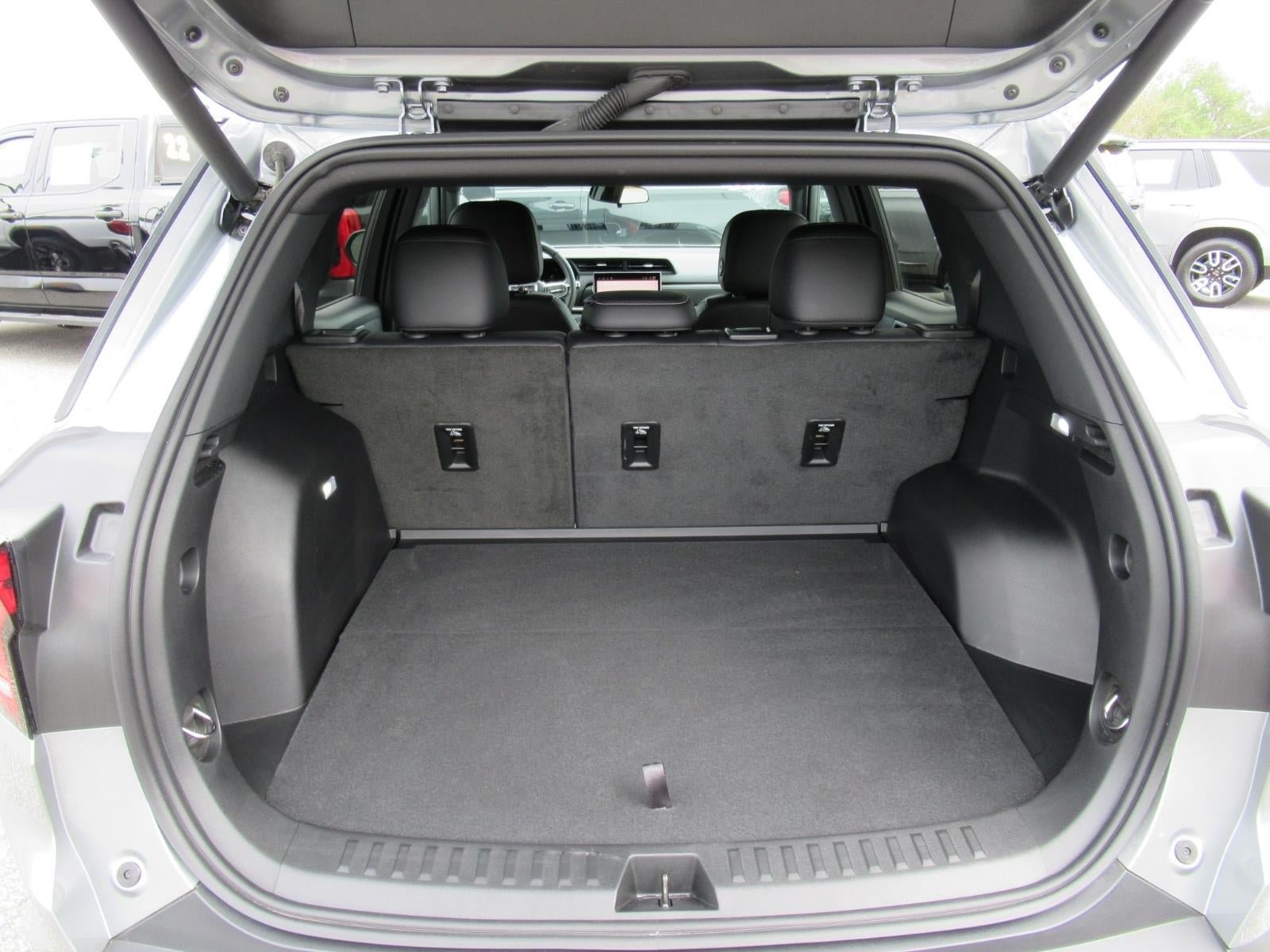 Used 2025 GMC Terrain Elevation w/ Elevation Premium Package AWD/4WD image 29