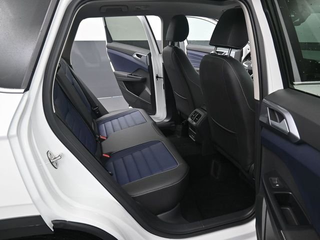 Used 2026 Volkswagen Taos SEL AWD/4WD image 34