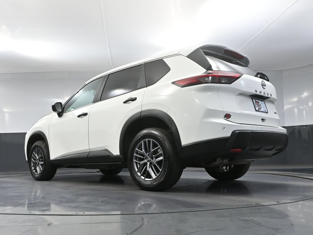 Used 2024 Nissan Rogue S AWD/4WD image 43