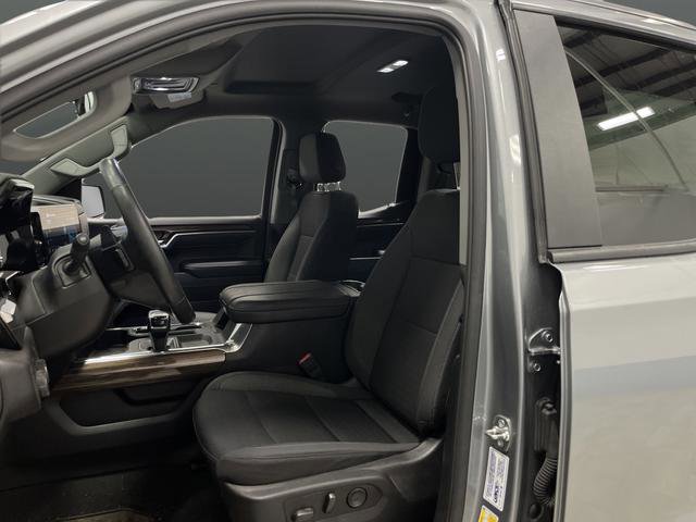 Used 2025 Chevrolet Silverado 1500 LT image 4