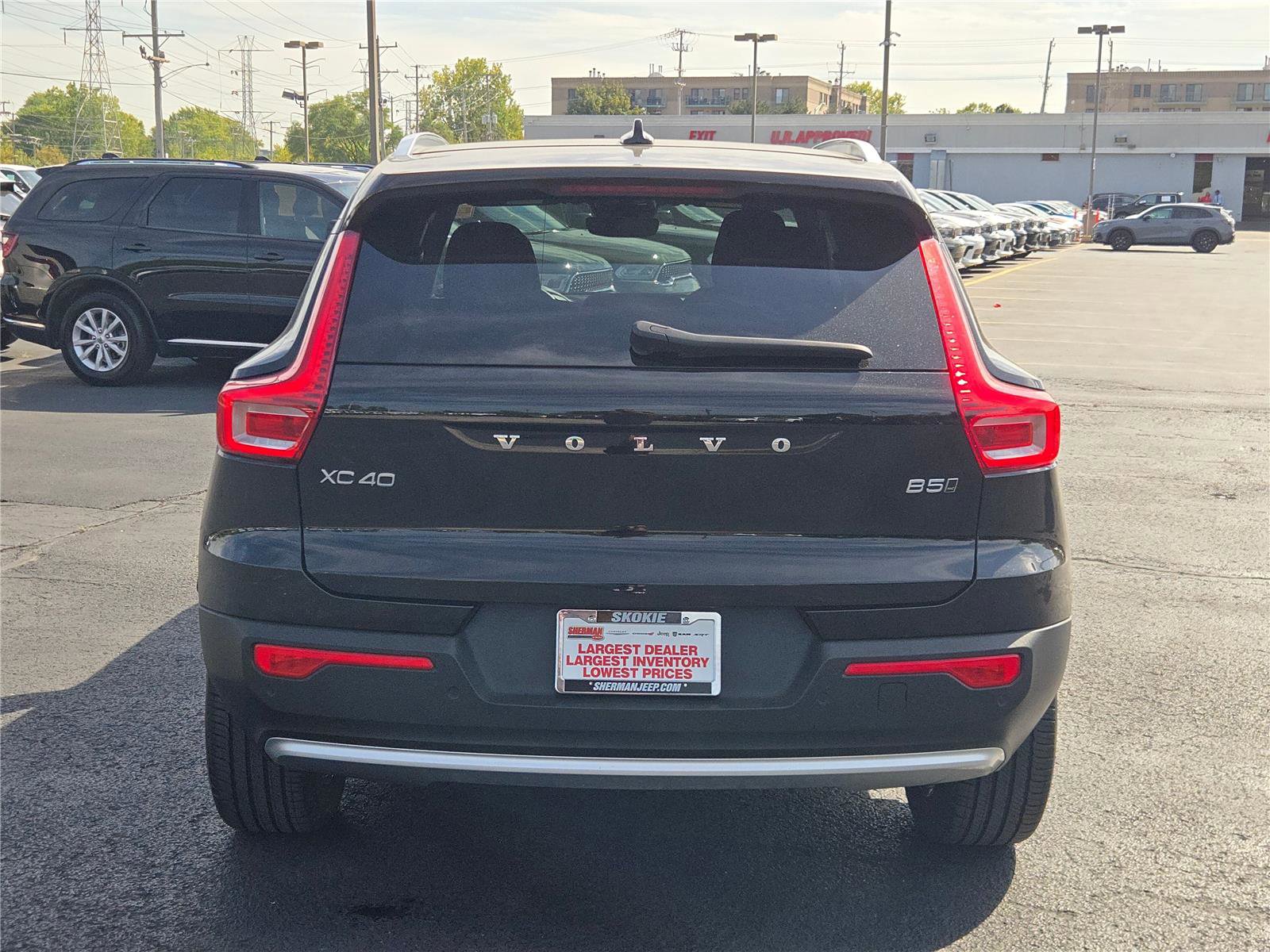 Used 2024 Volvo XC40 B5 Core image 15