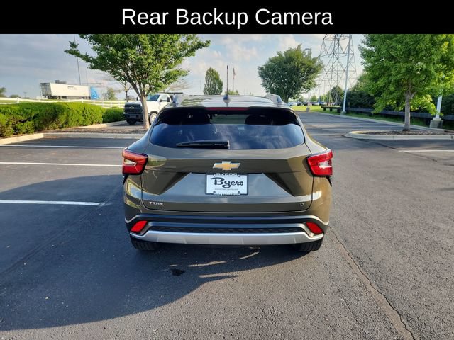 Used 2024 Chevrolet Trax LT w/ Driver Confidence Package FWD image 8