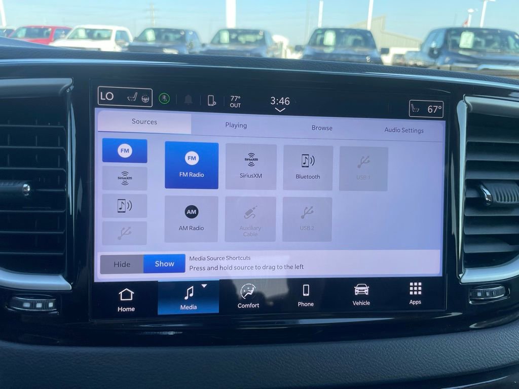 Used 2024 Chrysler Pacifica Touring-L image 17