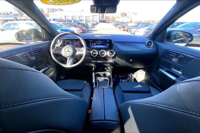 Used 2025 Mercedes-Benz GLA 250 4MATIC image 11