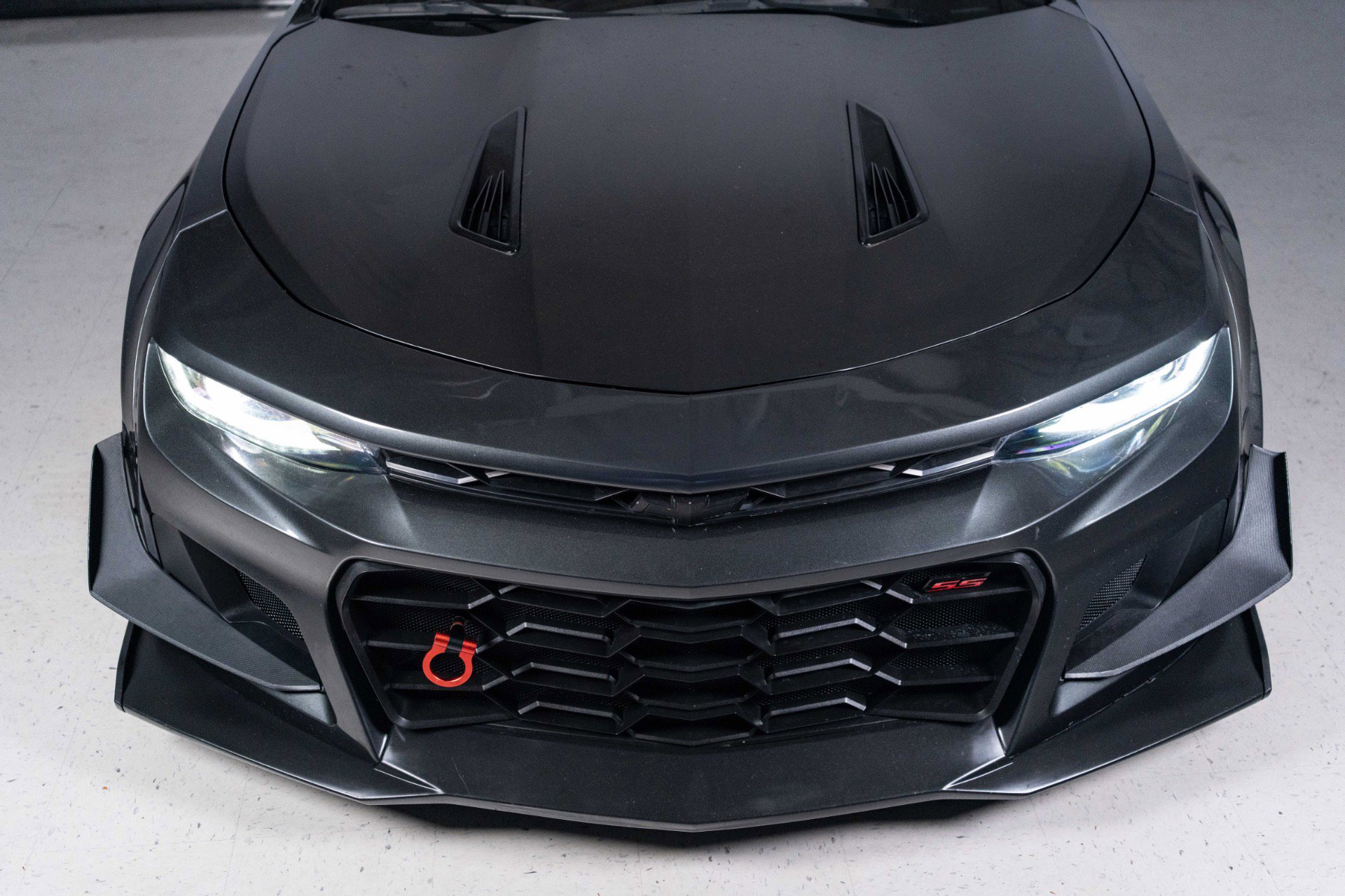 Used 2018 Chevrolet Camaro SS RWD image 34