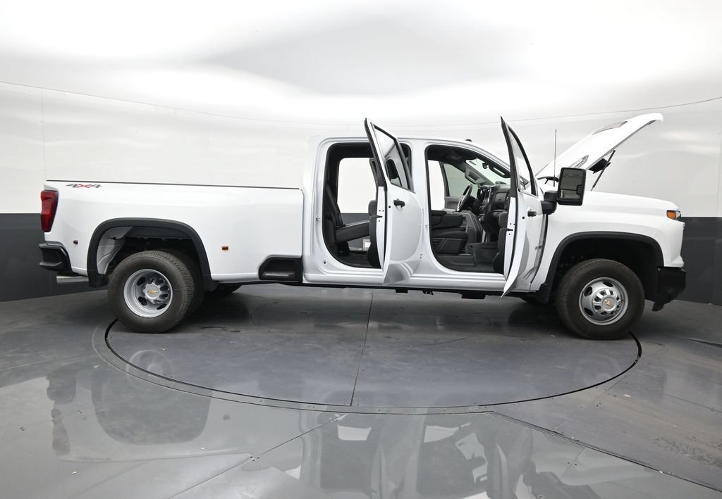 Used 2026 Chevrolet Silverado 3500 W/T AWD/4WD image 28