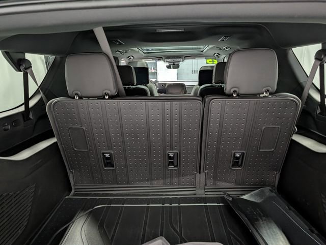 Certified 2025 Chevrolet Suburban Premier AWD/4WD image 18