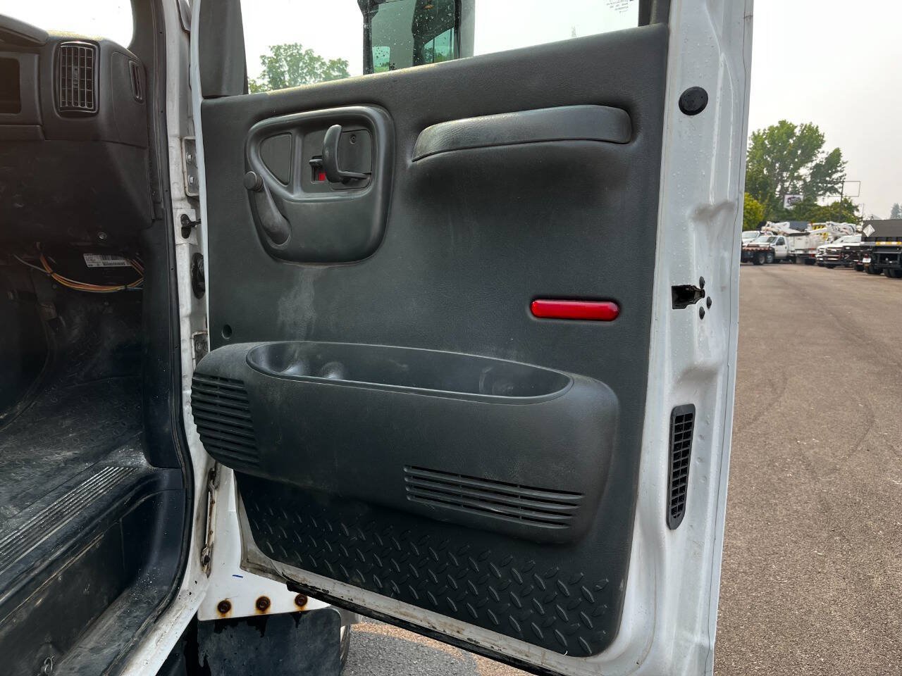 Used 2006 Chevrolet Kodiak C4500 2WD Regular Cab image 14