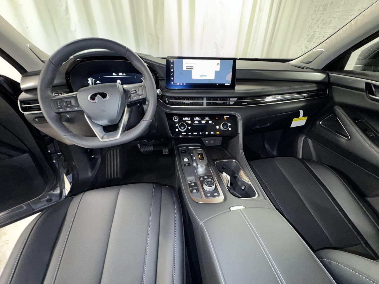 Certified 2026 INFINITI QX60 Luxe w/ Cargo Package AWD/4WD image 4