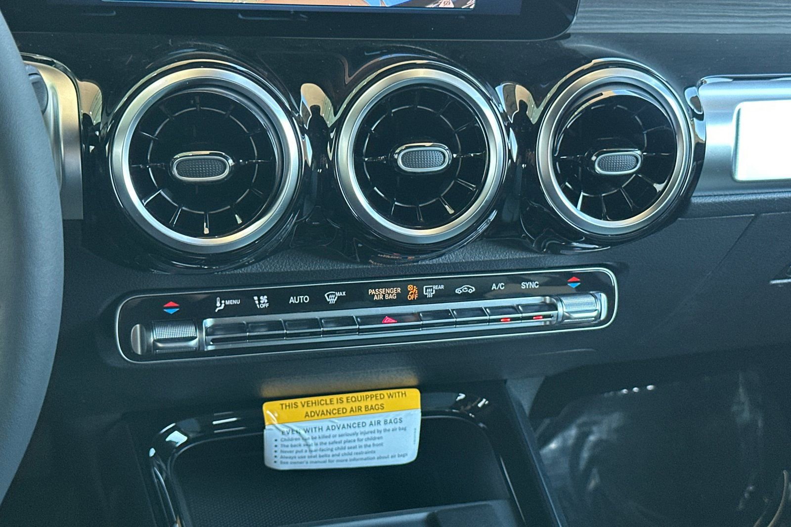 New 2026 Mercedes-Benz GLB 250 image 17