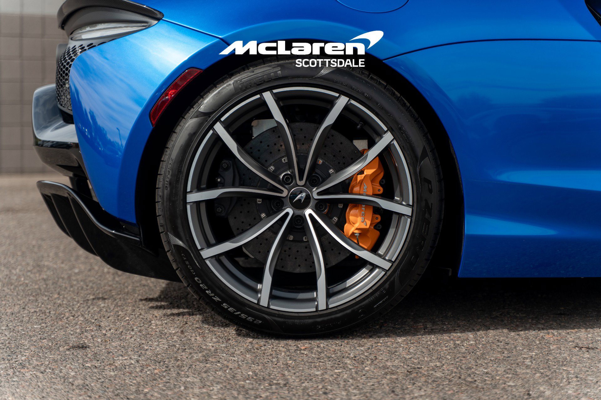 Used 2023 McLaren Artura image 21