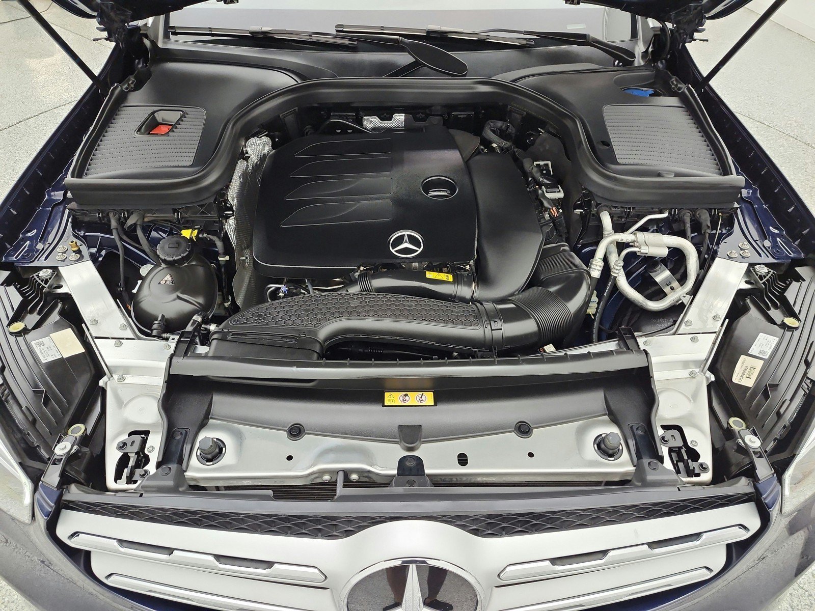 Certified 2022 Mercedes-Benz GLC 300 4MATIC w/ Premium Package Lite image 16