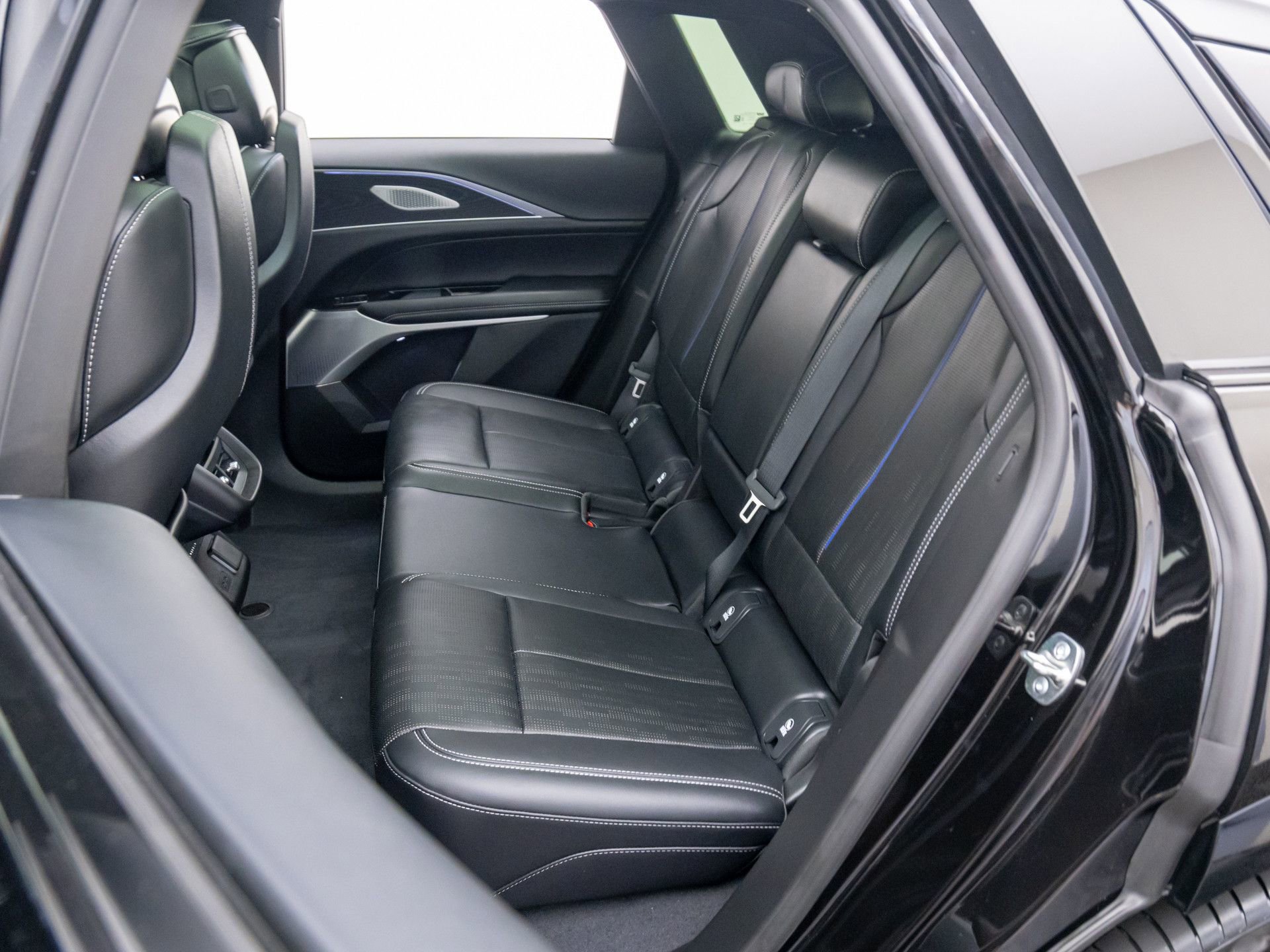 New 2026 Cadillac Lyriq V image 16