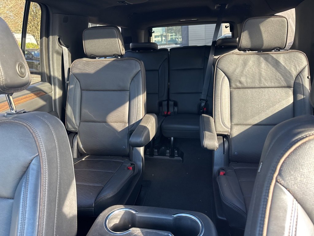Used 2024 Chevrolet Suburban High Country image 4