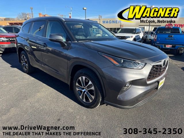 Used 2023 Toyota Highlander XLE