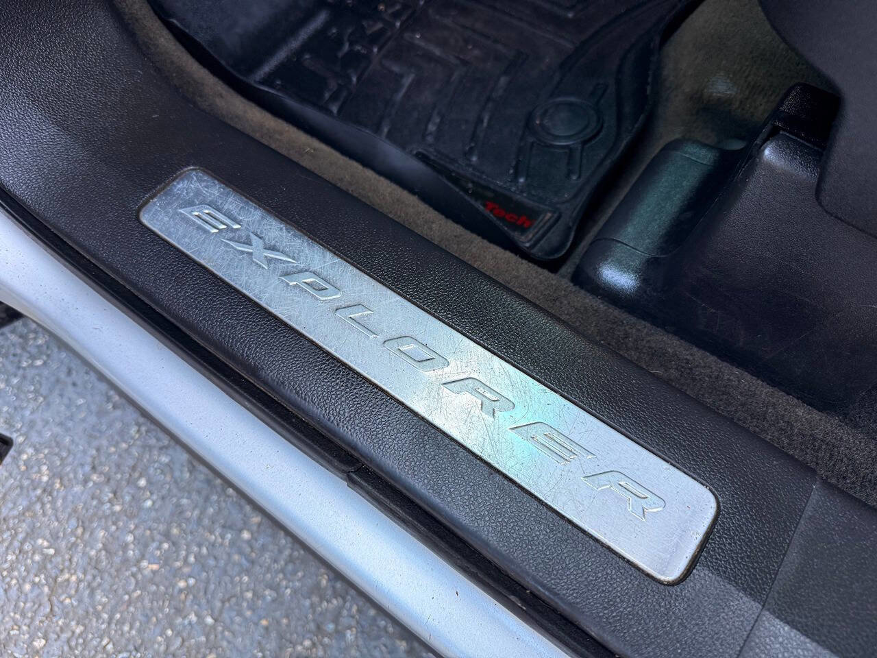 Used 2013 Ford Explorer Limited image 30