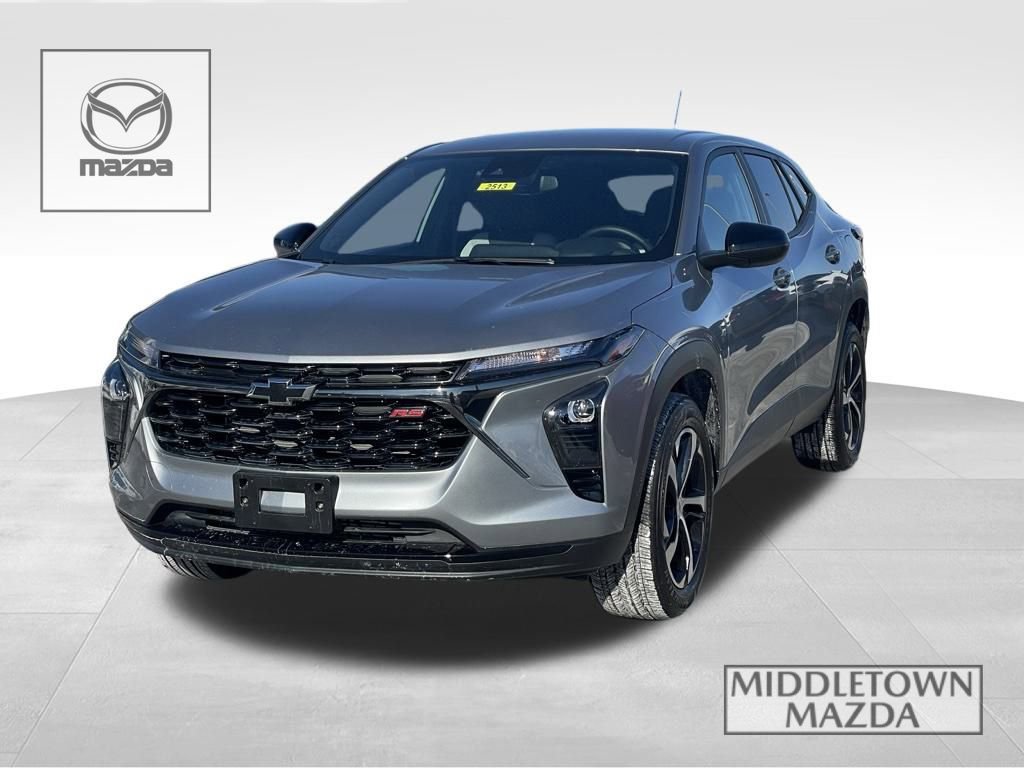 Used 2025 Chevrolet Trax RS w/ Driver Confidence Package image 1