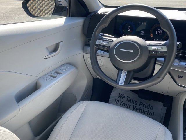 Used 2025 Hyundai Kona SEL image 31
